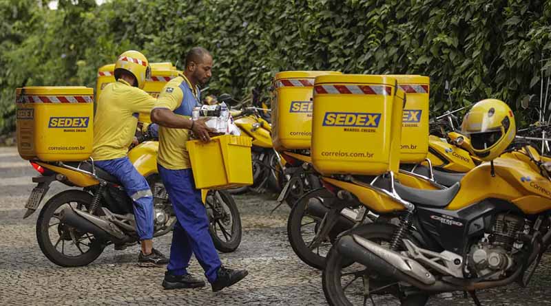 Correios alertam sobre golpe cobrando taxa para retirar encomenda