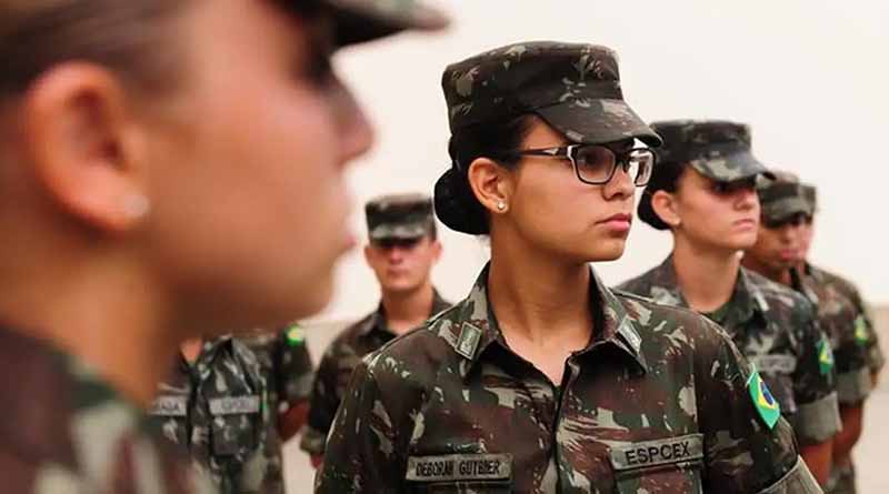 Mulheres poderão se alistar no serviço militar aos 18 anos