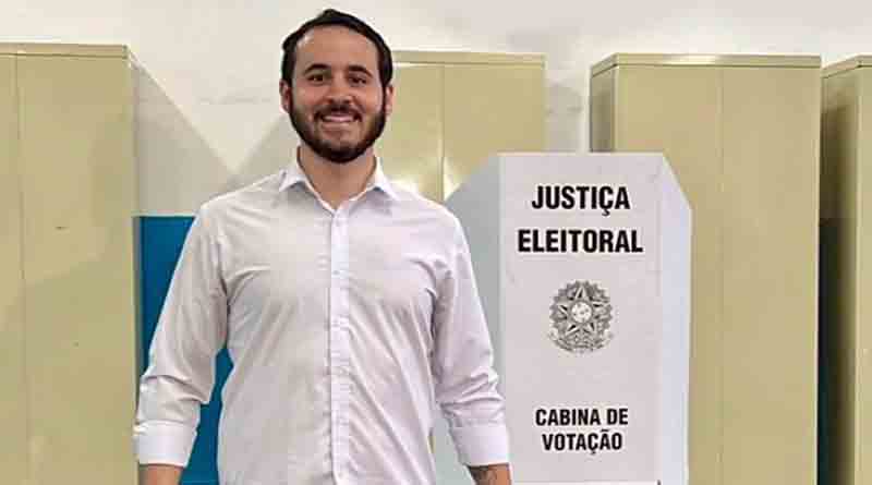 O prefeito Lucas Sanches entra na presidência da Câmara.