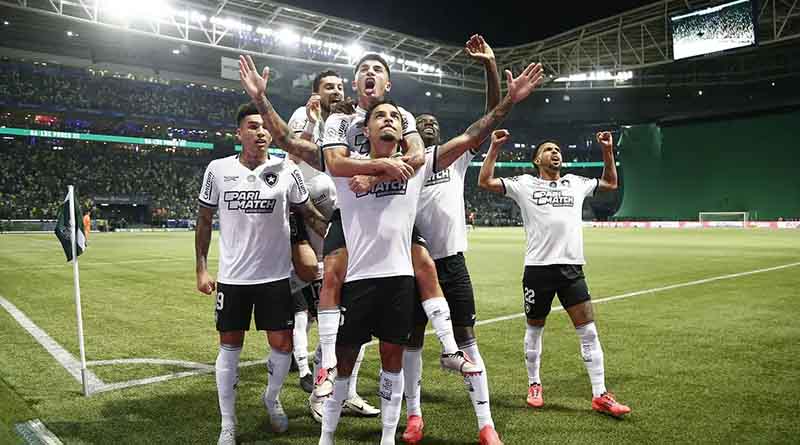 Brasileiro: Botafogo vence Palmeiras por e 3 a 1 e reassume liderança