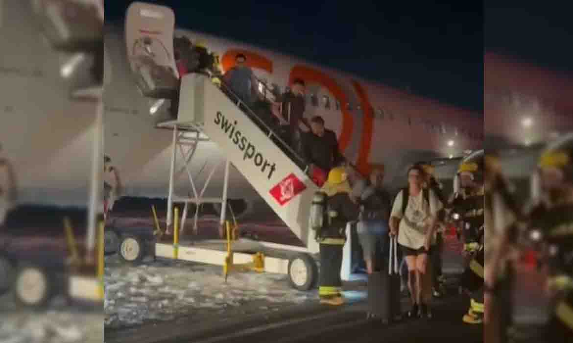 Avião em descolagem atinge carro na pista.